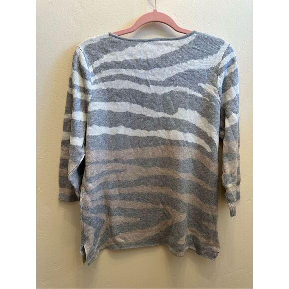 Chicos Gray and Beige Zebra Print Sweater Size Medium or Chicos Size 1 - Picture 3 of 5